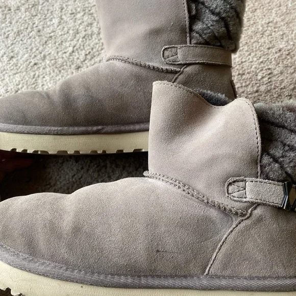 Ugg Adria Women’s Short Boots in grey, size 8 - Picture 6 of 11
